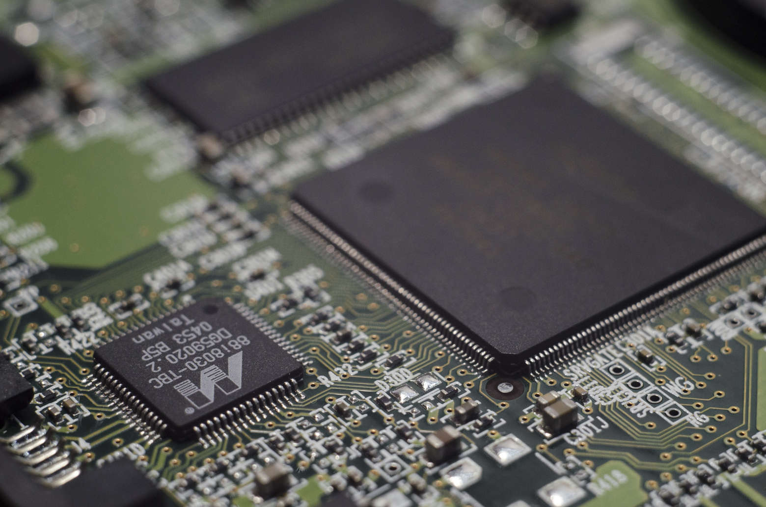 Intel erreicht Millionenmarke mit neuer High-NA-EUV-Technik